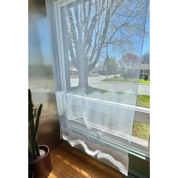 Vintage 60s sheer curtain, white, delicate embroidered blue/green floral trim - Picture 7 of 7